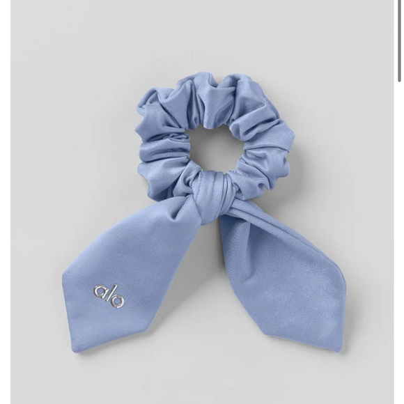 Alo Yoga Airlift Rhythm Scrunchie Winter Frost One Size Workout Gym Yoga NEW main image 5